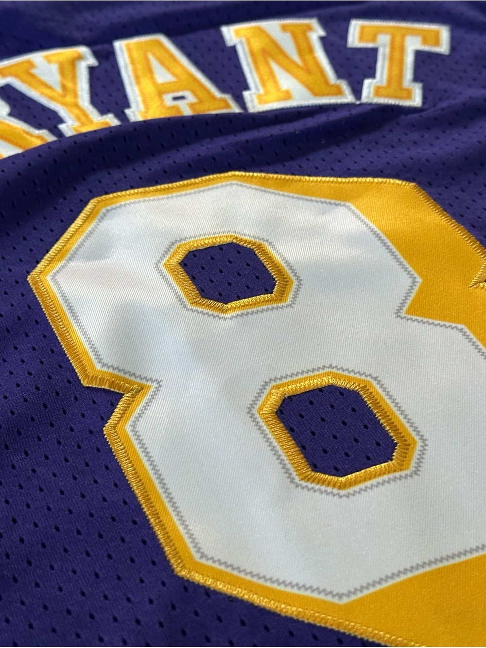 Kobe Bryant Souvenir Los Angeles Lakers #8 Purple Basketball Jersey XXL - Picture 4 of 4